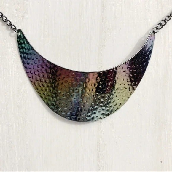 Pearlescent Stamped Metal Crescent Collar Necklace - Picture 4 of 9